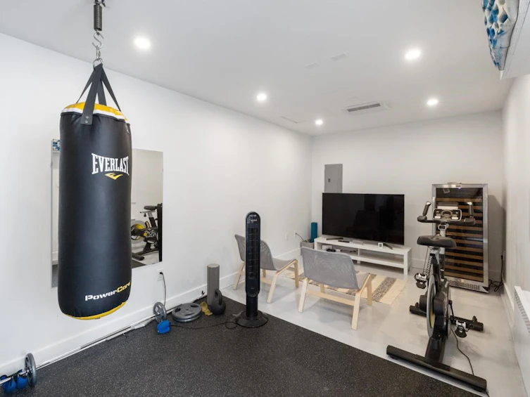 2075 E 6th Avenue, Vancouver, BC, V5N 1P8 - 32