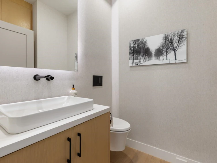2075 E 6th Avenue, Vancouver, BC, V5N 1P8 - 36