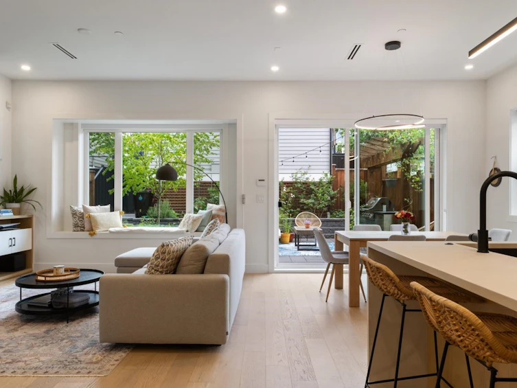 2075 E 6th Avenue, Vancouver, BC, V5N 1P8 - 14