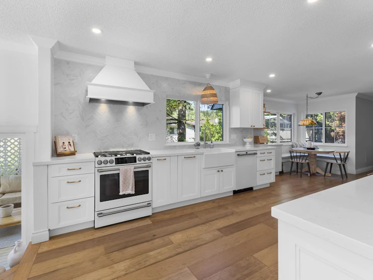 1682 W 21st Street, North Vancouver, BC, V7P 2E4 - 2