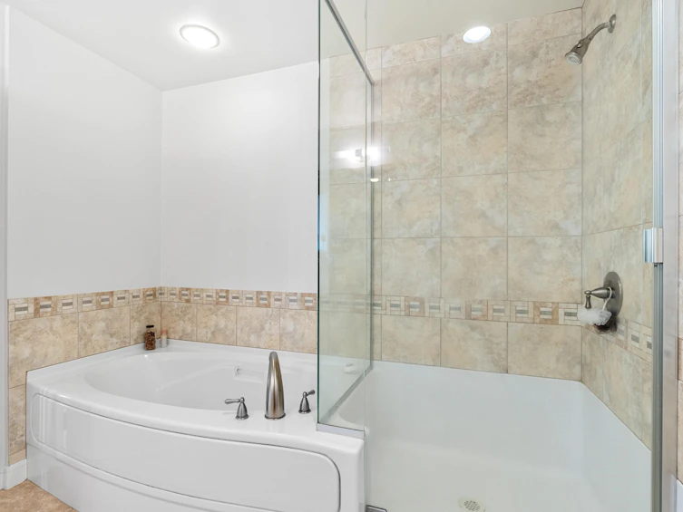 8534 Seascape Court, West Vancouver, BC, V7W 3J7 - 32