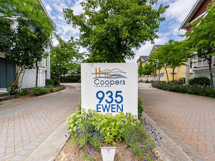 18-935 Ewen Avenue, New Westminster, BC, V3M 0A1 - 2