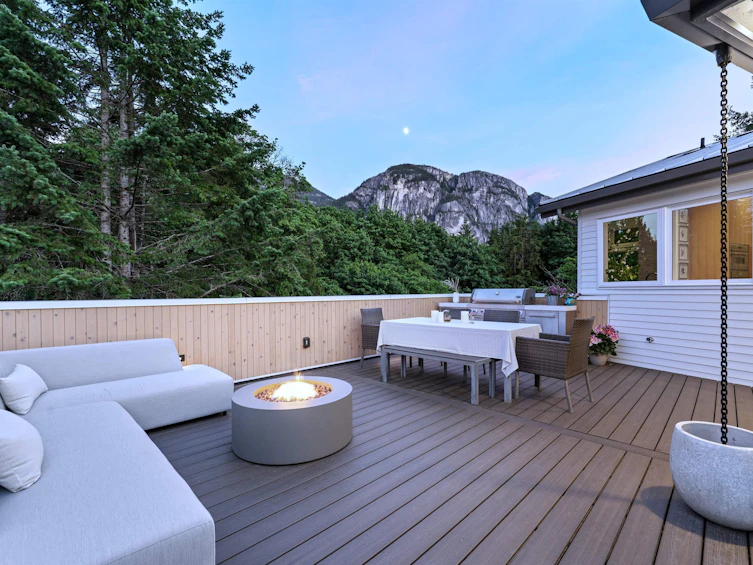 38243 Vista Crescent, Squamish, BC, V8B 0X1 - 38
