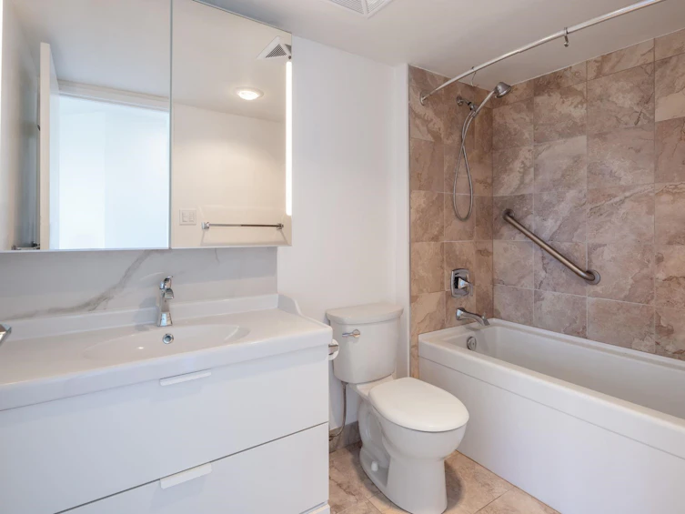 901-4691 W 10th Avenue, Vancouver, BC, V6R 2J3 - 7