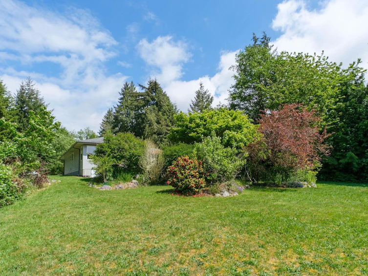 2557 Miles Road, Roberts Creek, BC, V0N 2W4 - 30