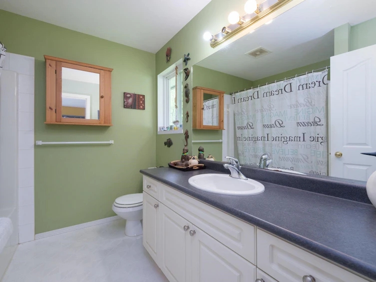 2557 Miles Road, Roberts Creek, BC, V0N 2W4 - 14