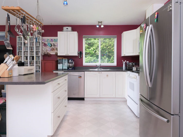 2557 Miles Road, Roberts Creek, BC, V0N 2W4 - 8