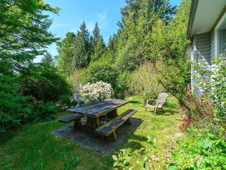 2557 Miles Road, Roberts Creek, BC, V0N 2W4 - 27