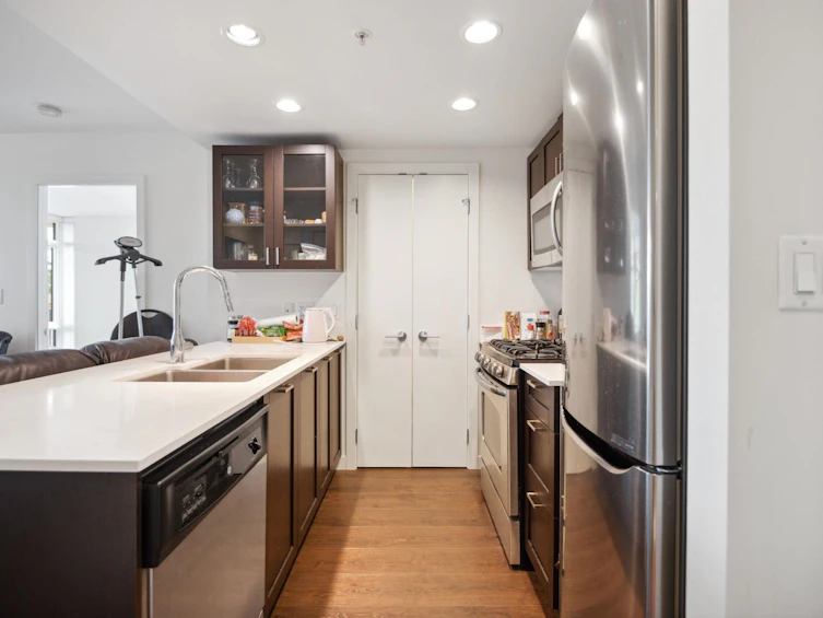 302-4818 Eldorado Mews, Vancouver, BC, V5R 0B3 - 5