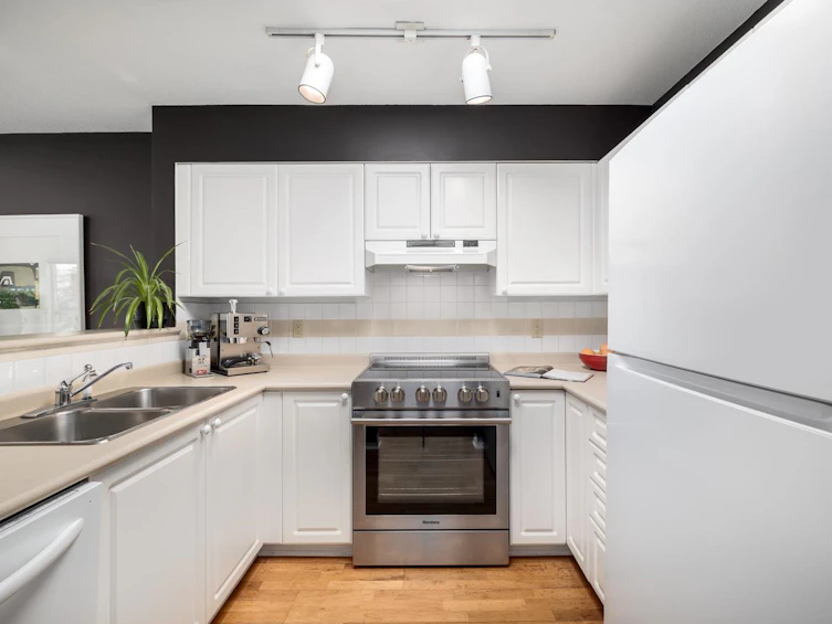 404-3480 Main Street, Vancouver, BC, V5V 3N2 - 9