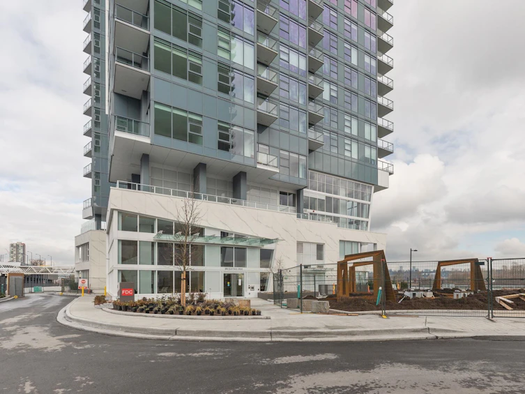 1408-660 Quayside Drive, New Westminster, BC, V3M 0P1 - 2