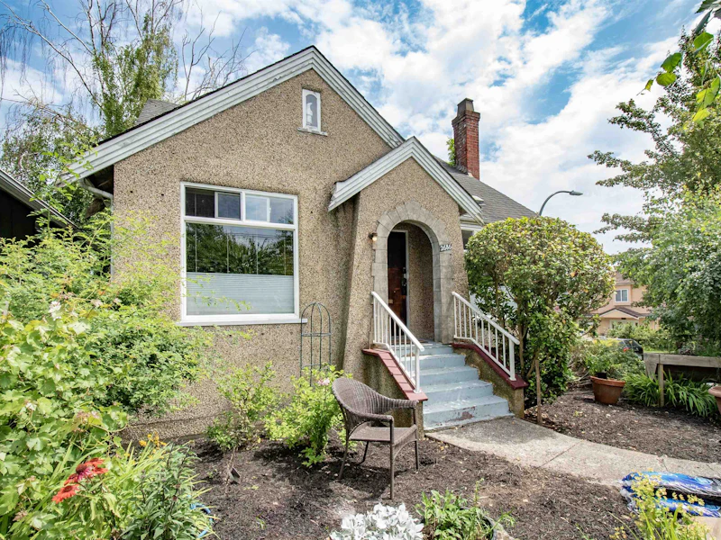 2686 Nanaimo Street, Vancouver BC V5N 5E7
