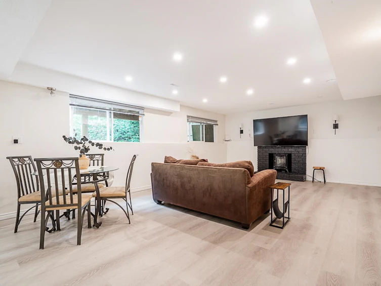 1402 Briarcliffe Drive, Coquitlam, BC, V3E 1Z1 - 25