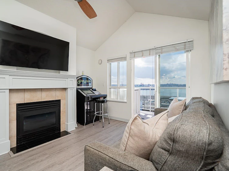 409-365 E 1st Street, North Vancouver, BC, V7L 4W5 - 12