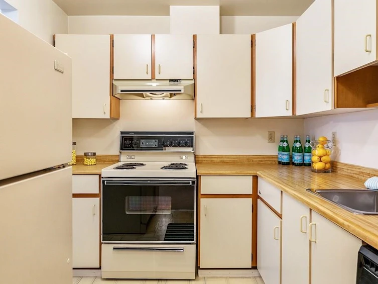 208-1750 Augusta Avenue, Burnaby, BC, V5A 2V6 - 8
