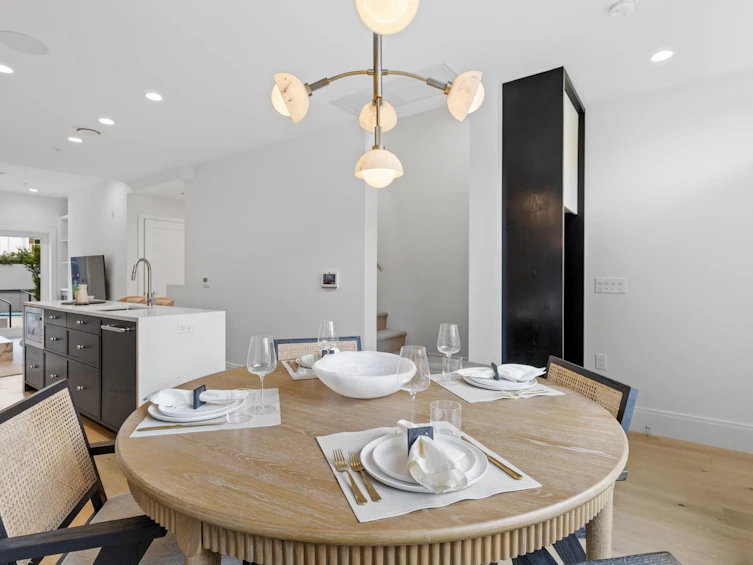 559 W 26th Avenue, Vancouver, BC, V5Z 2E4 - 5