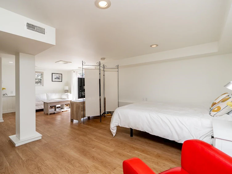3415 Dundas Street, Vancouver, BC, V5K 1R9 - 24
