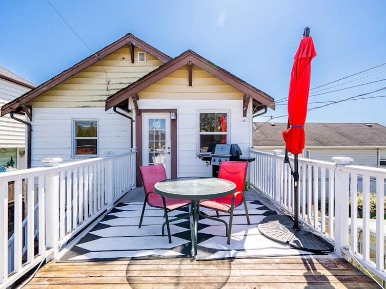 3415 Dundas Street, Vancouver, BC, V5K 1R9 - 20