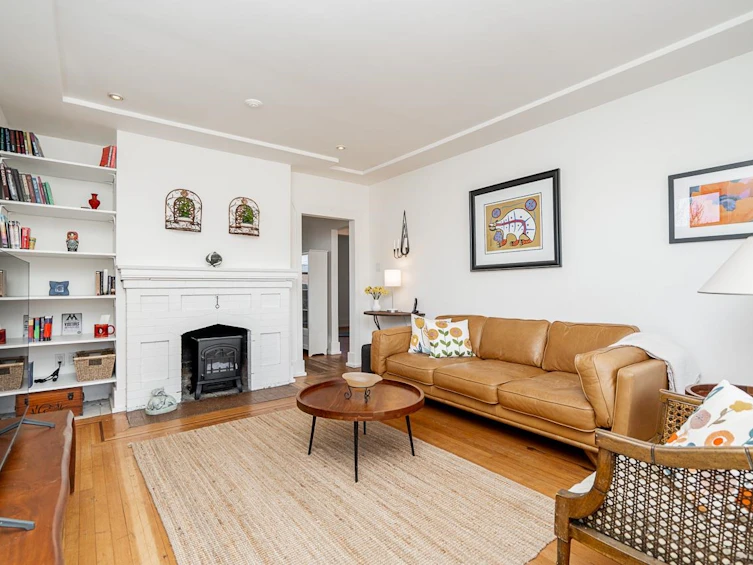 3415 Dundas Street, Vancouver, BC, V5K 1R9 - 3