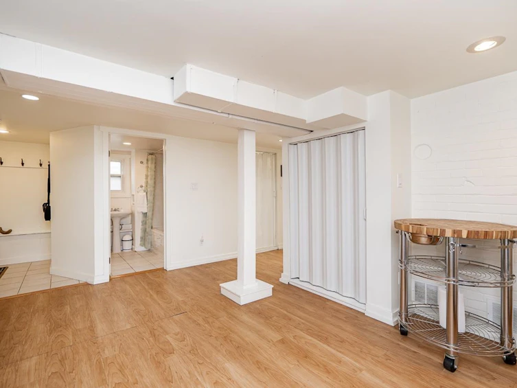 3415 Dundas Street, Vancouver, BC, V5K 1R9 - 26