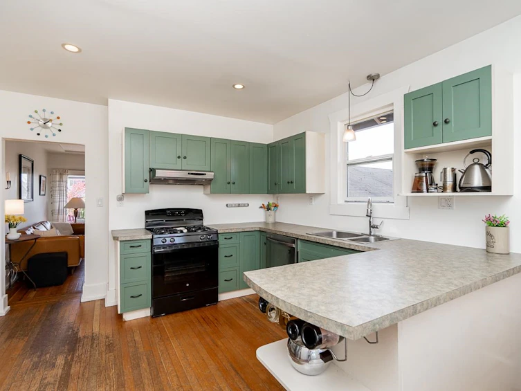 3415 Dundas Street, Vancouver, BC, V5K 1R9 - 9