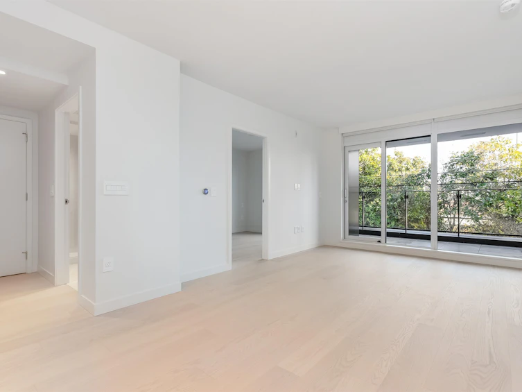 303-3596 West 28th Avenue, Vancouver, BC, V6S 2G5 - 3