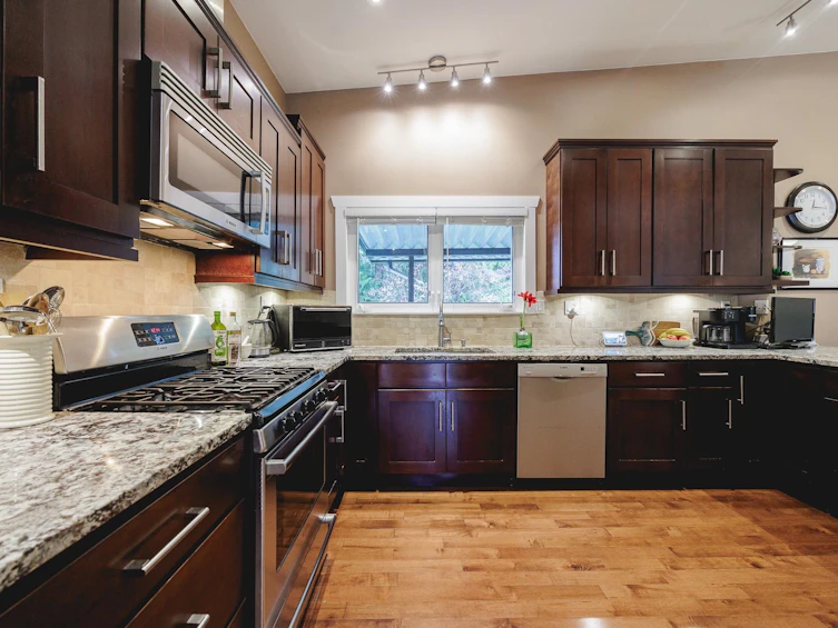 4501 206 Street, Langley, BC, V3A 5V9 - 9