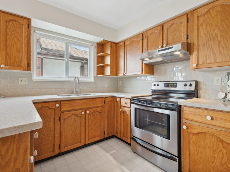 722 Foster Avenue, Coquitlam, BC, V3J 7P7 - 12