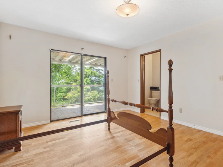 722 Foster Avenue, Coquitlam, BC, V3J 7P7 - 20