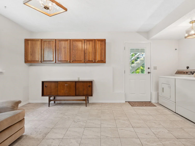 722 Foster Avenue, Coquitlam, BC, V3J 7P7 - 35