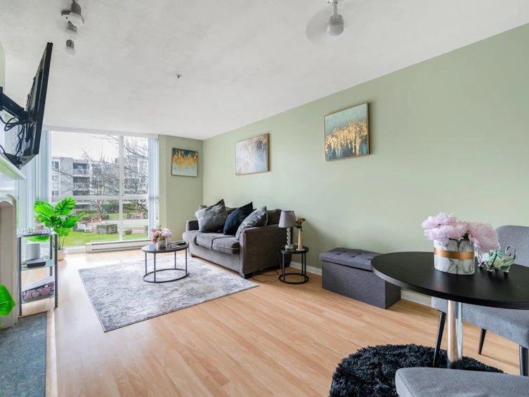 207-8450 Jellicoe Street, Vancouver, BC, V5S 4S9 - 4
