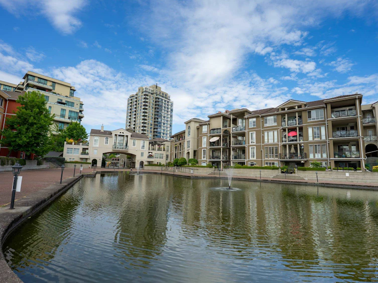 111-10 Renaissance Square, New Westminster, BC, V3M 7B1 - 27