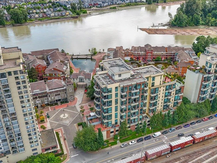 111-10 Renaissance Square, New Westminster, BC, V3M 7B1 - 24