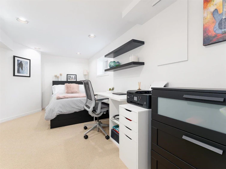 268 Holyrood Road, North Vancouver, BC, V7N 2R5 - 32