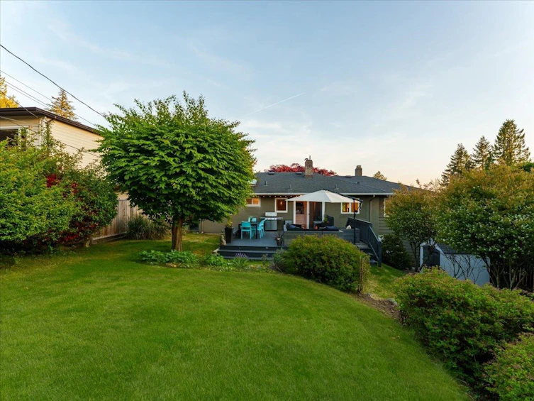 268 Holyrood Road, North Vancouver, BC, V7N 2R5 - 35