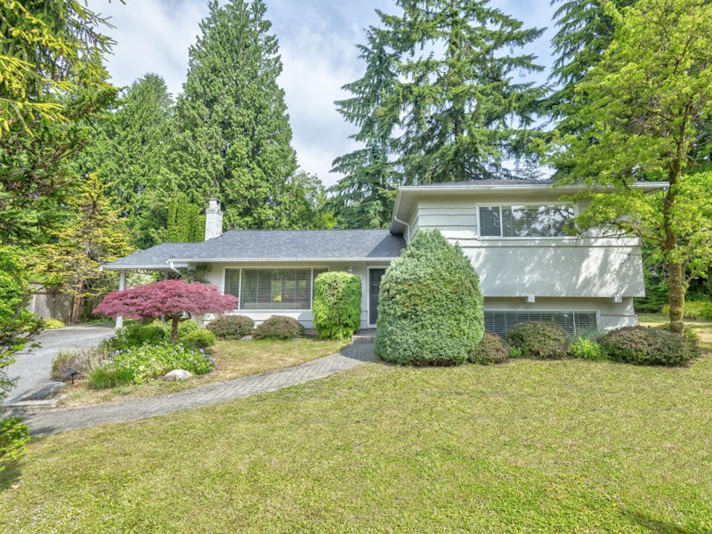 528 Evergreen Place, North Vancouver BC V7N 2Z2