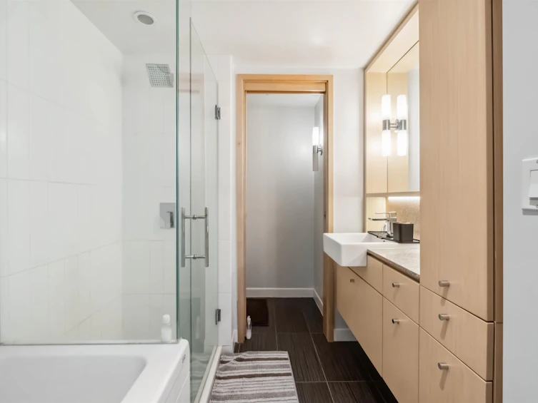 2303-13495 Central Avenue, Surrey, BC, V3T 0K2 - 17