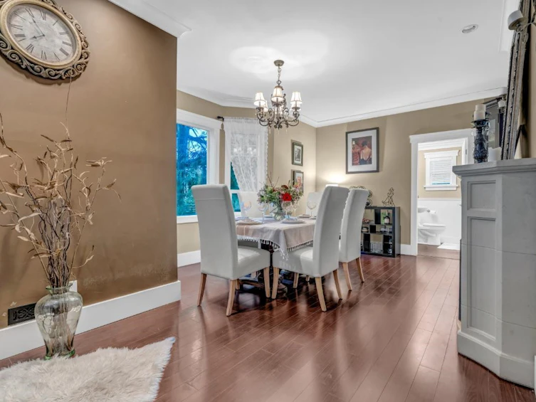 2385 W 7th Avenue, Vancouver, BC, V6K 1Y4 - 5