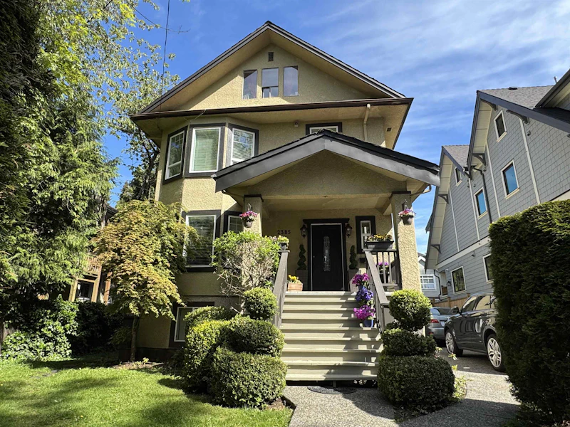 2385 W 7th Avenue, Vancouver BC V6K 1Y4