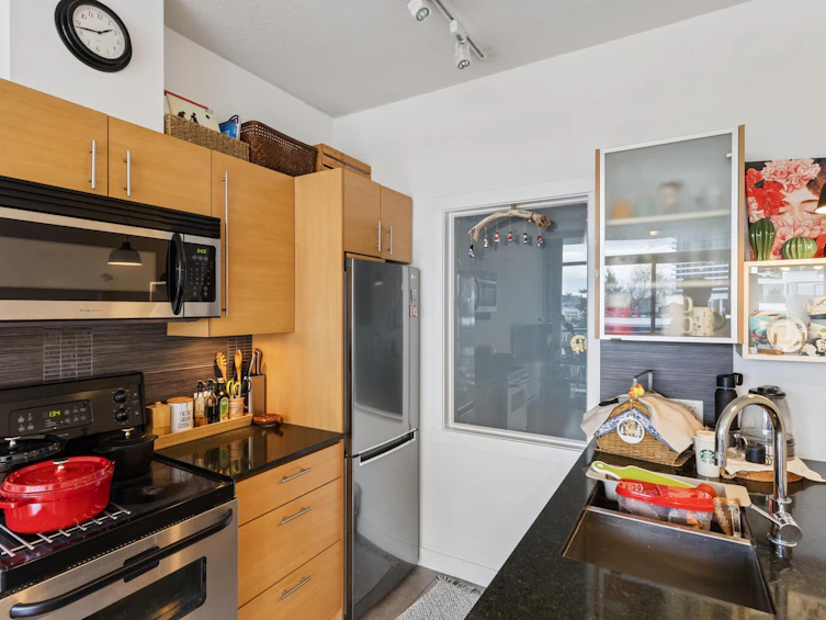 403-13399 104 Avenue, Surrey, BC, V3T 0C9 - 11