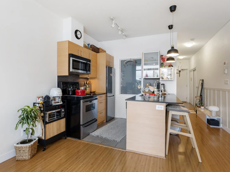 403-13399 104 Avenue, Surrey, BC, V3T 0C9 - 9