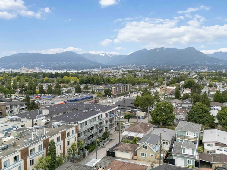 PH8-1838 Renfrew Street, Vancouver, BC, V5M 3H9 - 32