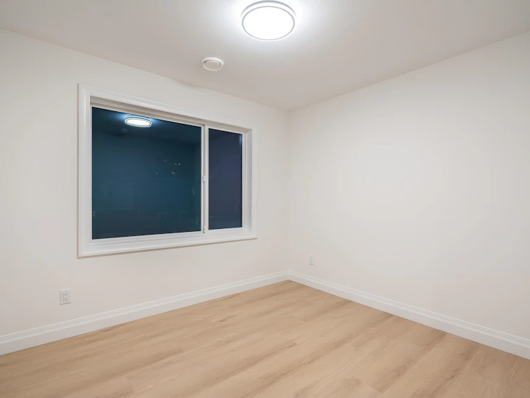 L1-4064 Pender Street, Burnaby, BC, V5C 2L8 - 12