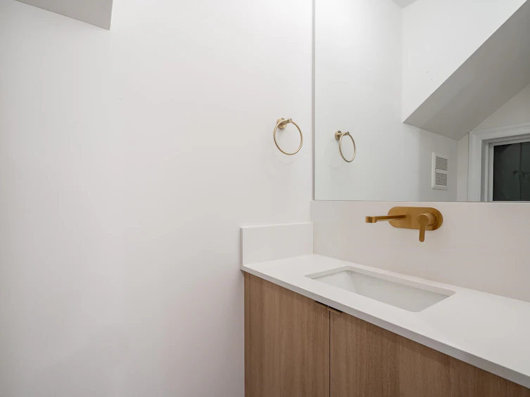 L1-4064 Pender Street, Burnaby, BC, V5C 2L8 - 9