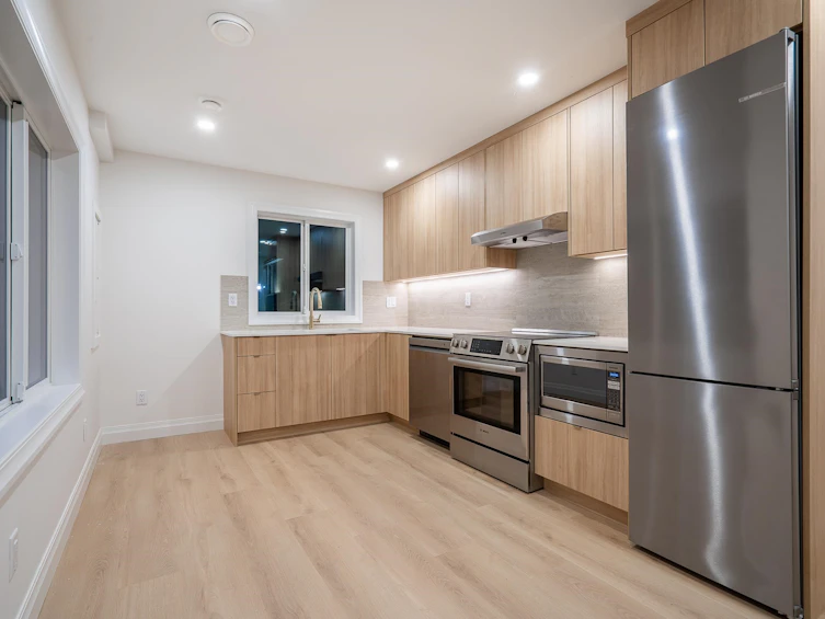 L1-4064 Pender Street, Burnaby, BC, V5C 2L8 - 6