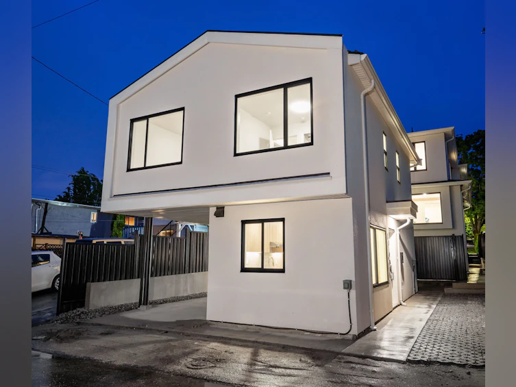 L1-4064 Pender Street, Burnaby, BC, V5C 2L8 - 5