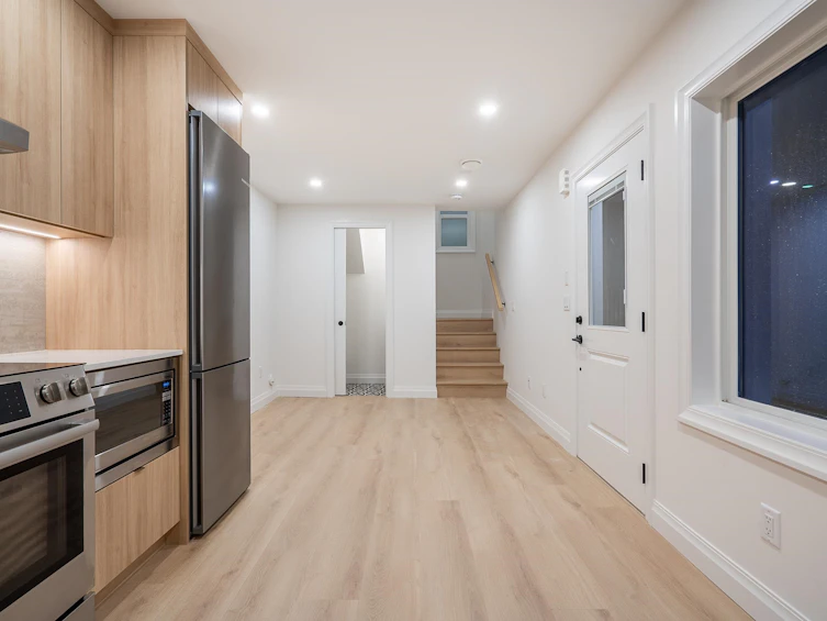 L1-4064 Pender Street, Burnaby, BC, V5C 2L8 - 8