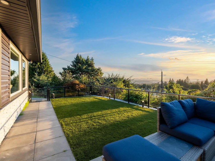 3812 Dalkeith Drive, North Vancouver, BC, V7N 3N6 - 4
