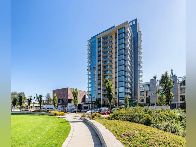 403-1471 Hunter Street, North Vancouver, BC, V7J 1H3