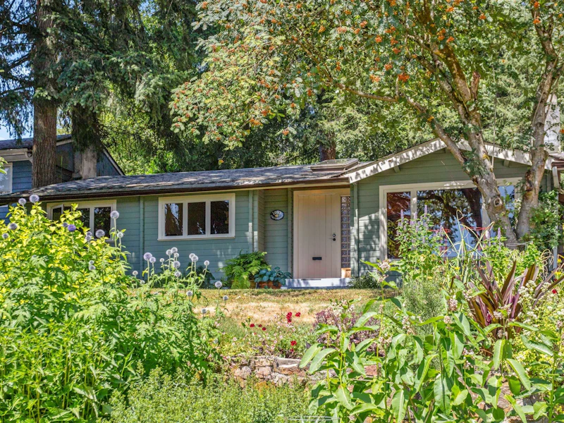 1088 Calverhall Street, North Vancouver BC V7L 1Y3